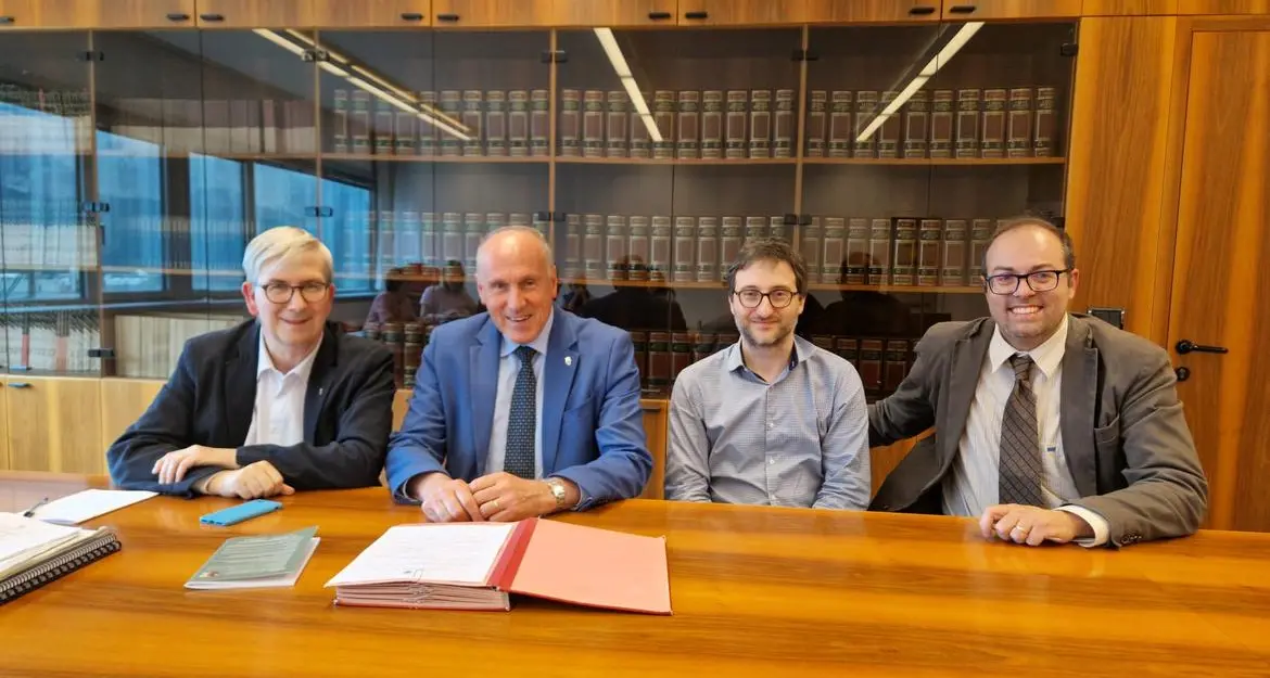 Firmato l'accordo per l'aumento dei compensi ai medici di base tra Provincia e sigle dei dottori