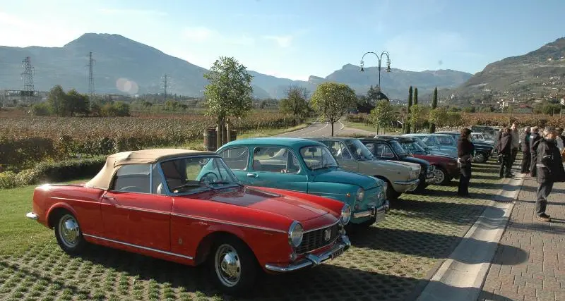 Il fascino delle auto d’epoca, domenica sulle strade della Vallarsa