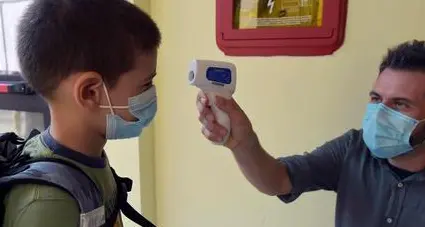 Troppi controlli e regole nelle scuole? Fugatti a Biasi: «Vaccini, distanziamento e mascherine sono i migliori strumenti contro il Covid»