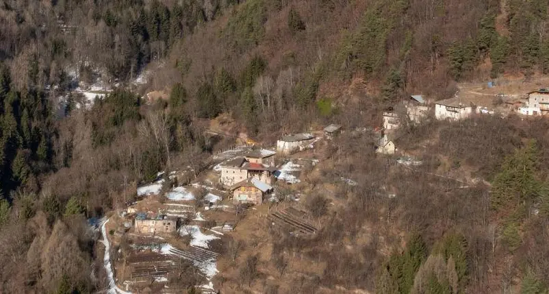 Il sogno di Rover: da borgo abbandonato a villaggio esemplare, parte il recupero voluto dagli imprenditori Deflorian
