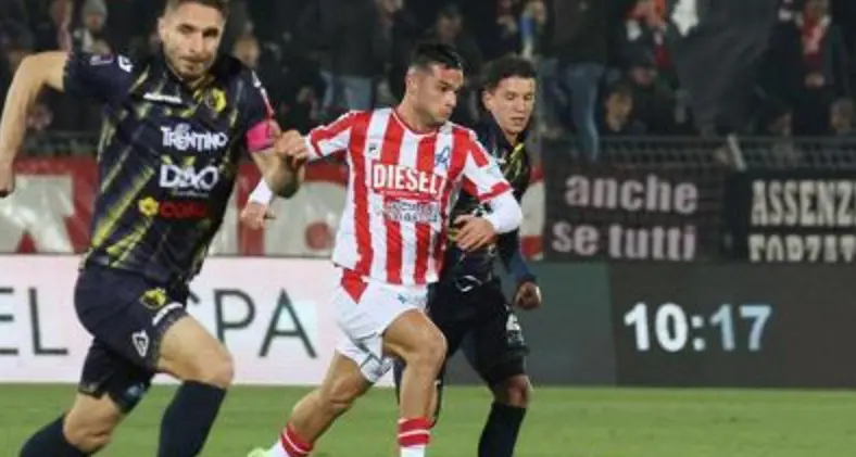 Calcio: il Trento a Vicenza ne prende tre, troppo Lanerossi per gli aquilotti