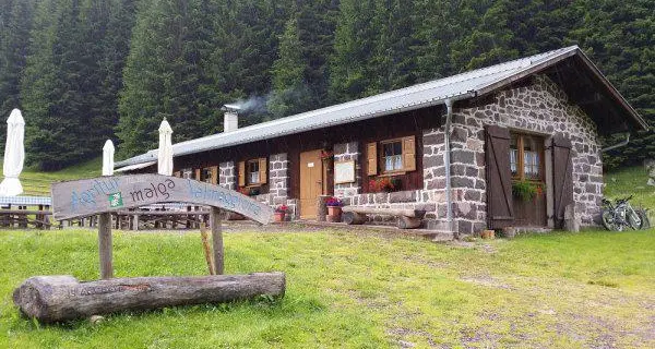Turisti in alta quota rispettando l’ambiente, gli ambientalisti: «Stop auto, navette sul Lagorai»