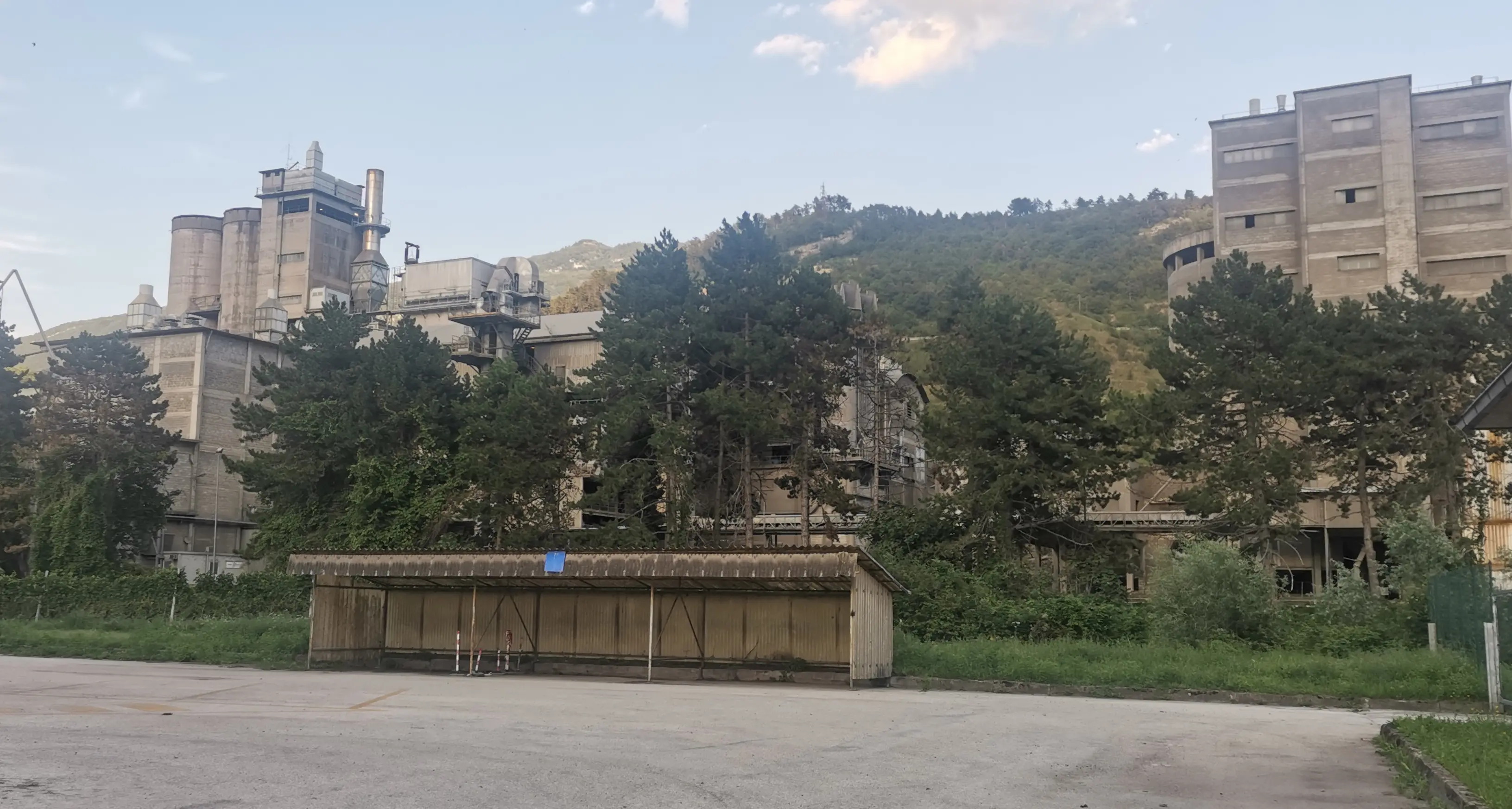 Sarche, riparte il cementificio: le 7 domande (e tutti gli altri dubbi) del Comitato