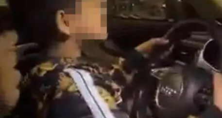 Bimbo guida una grossa auto nel Pisano, indagini su un video virale