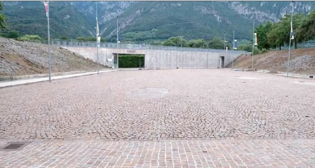 La \"piazza\" del Palazzetto dello sport va bonificata: concentrazioni di idrocarburi oltre la norma