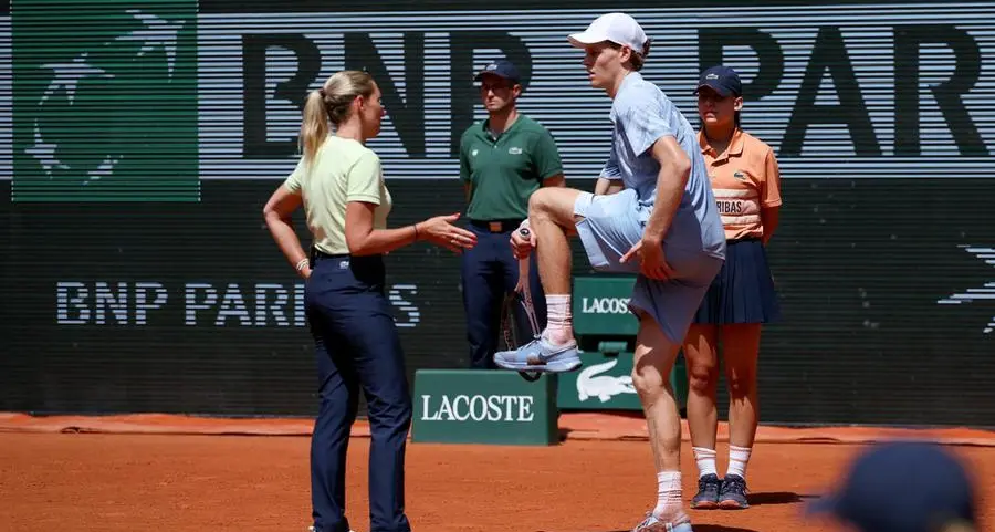 Sinner dopo il crollo al Roland Garros: «Senza energie, sconfitta difficile da accettare. Stavo male già la notte»