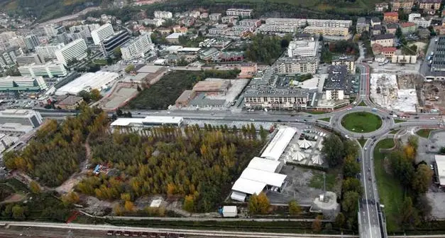 Sloi e Carbochimica: accertamenti anche sotto la ferrovia. Studio con i 2 milioni messi a disposizione da Roma