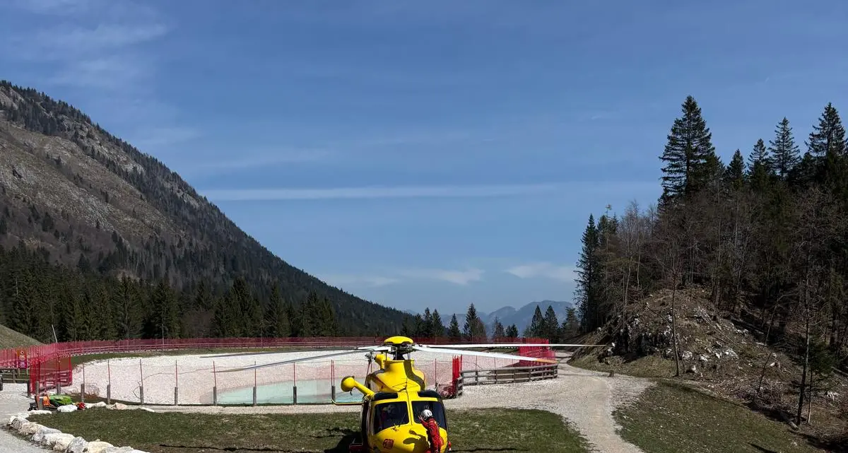 Quindicenne cade in bici a Molveno, portato in elicottero al S.Chiara