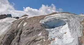 Tragedia sulla Marmolada, l’esperto: “Evento imprevedibile, non nessun segno premonitore”