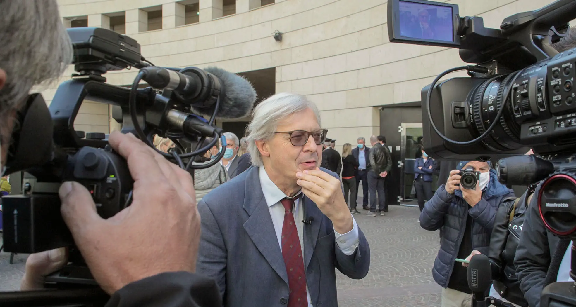 Sgarbi presidente del Museo dell’Alto Garda? Arco dice no, è scontro con Riva del Garda