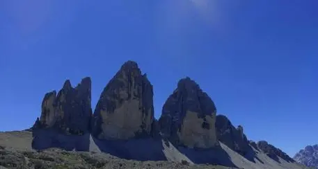Alpinista altoatesino di 56 anni precipita dalla Ovest di Lavaredo e muore