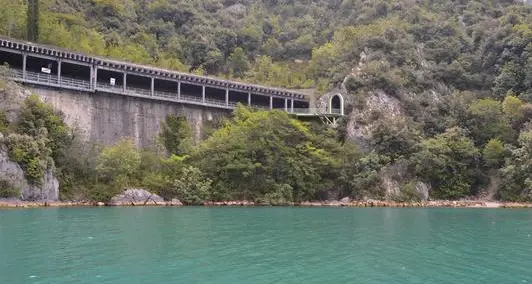 Ciclovia del Garda, esposto per devastazione ambientale e rischi all’incolumità pubblica