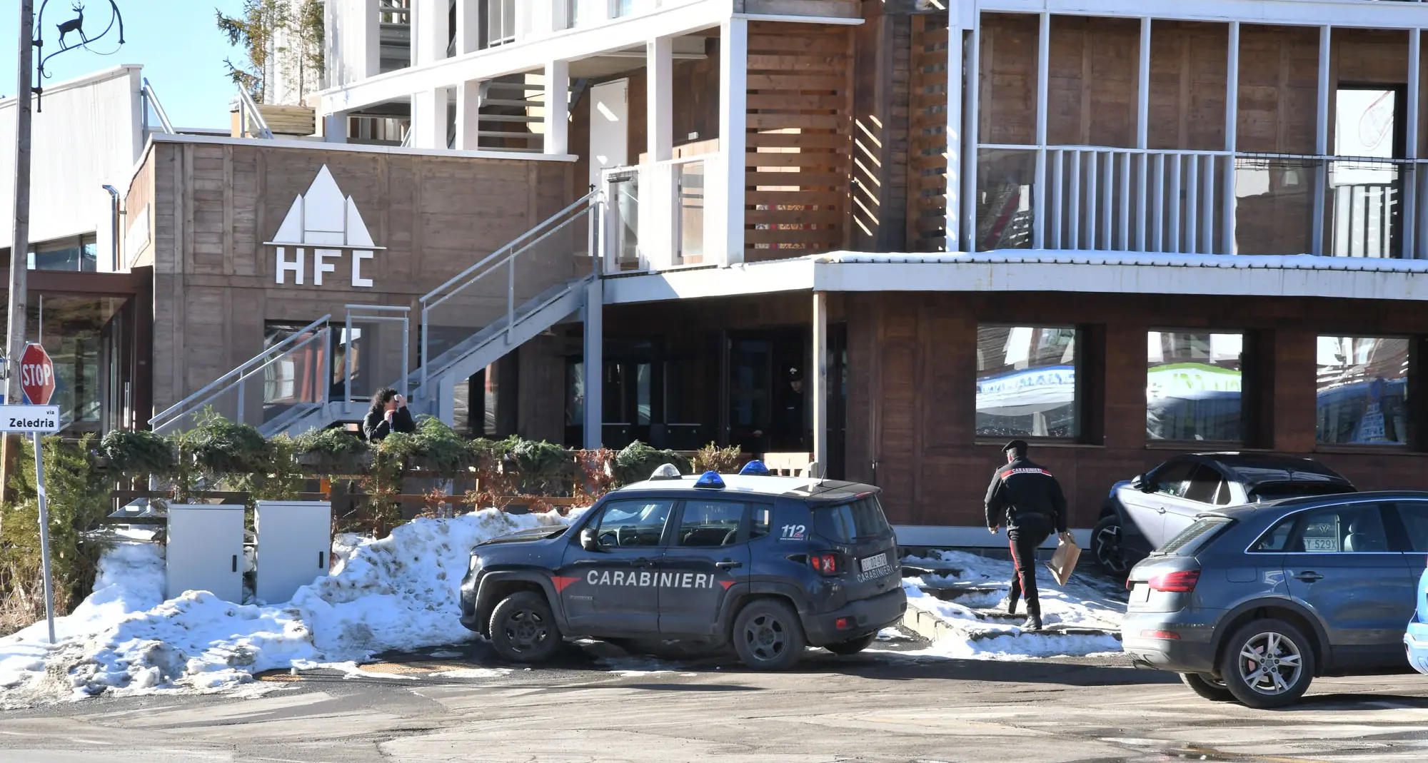 Cameriere arrestato per tentato omicidio: accoltella collega a Campo Carlo Magno. Indagini in corso