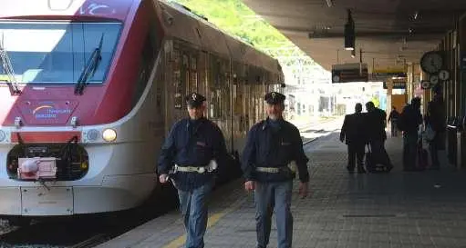 Sicurezza su treni e stazioni, confronto al Commissariato del Governo: “Servono più controlli”