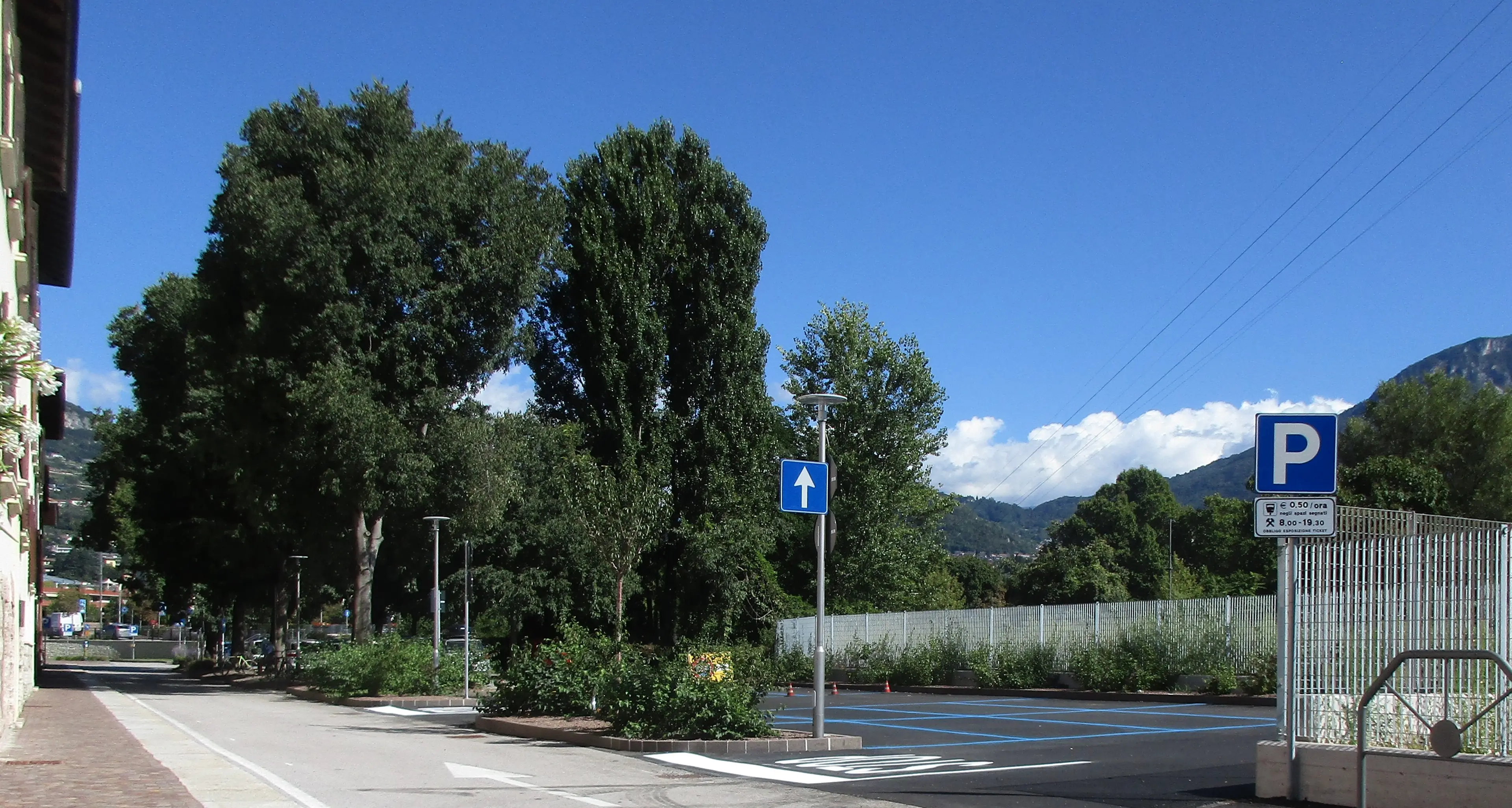 Più posti auto a Piedicastello: conclusi i lavori al parcheggio di via Papiria