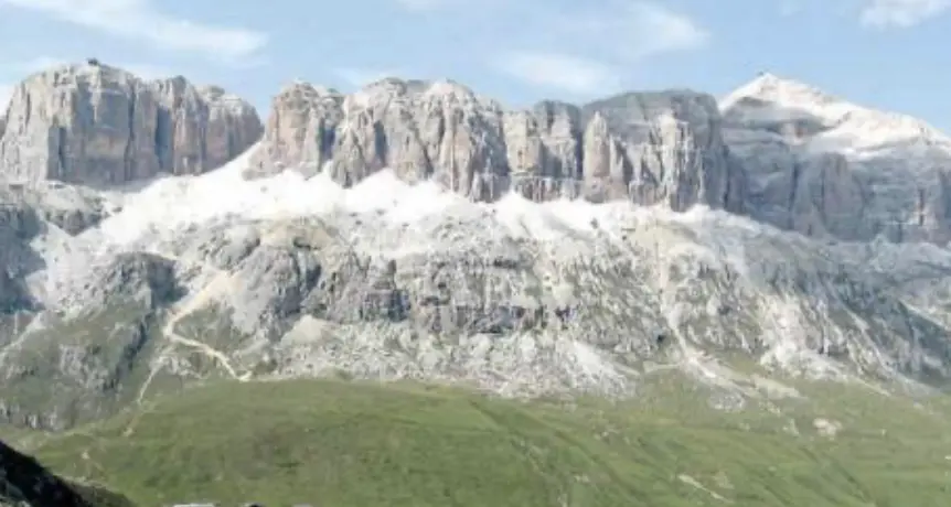 Estate di divieti per la Marmolada. Il sindaco di Canazei: “Possibile zona rossa da Pian dei Fiacconi alla cima”
