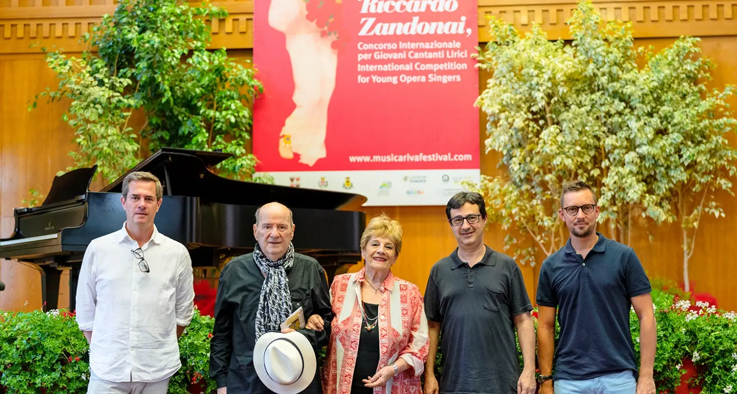 Concorso internazionale per giovani cantanti lirici “Riccardo Zandonai”: in otto sul podio