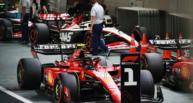 Trionfo della Ferrari a Singapore: Sainz è il migliore di tutti