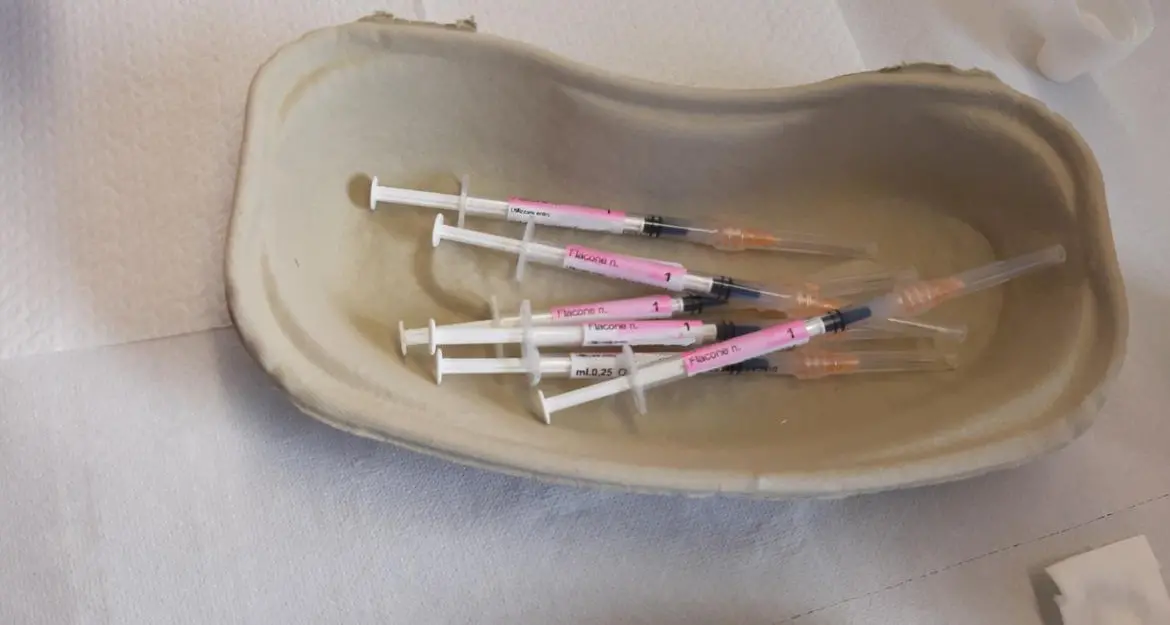 Da lunedì si vaccina con il nuovo vaccino Covid bivalente: arrivate nei magazzini di Apss 43mila dosi