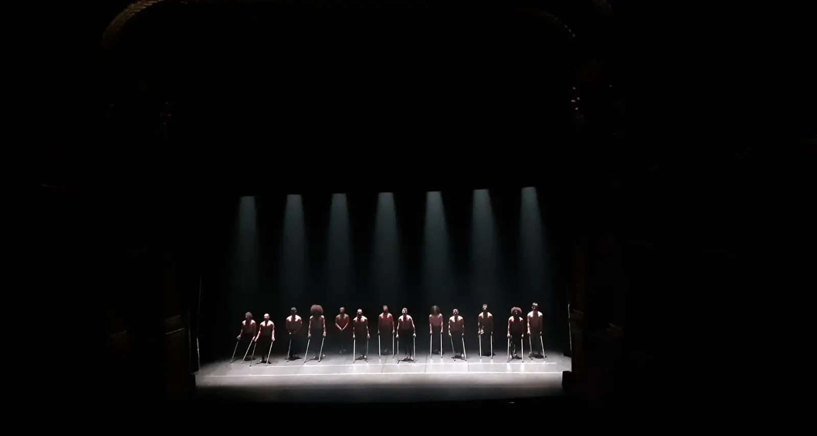 Sono andato a teatro ed ho (ri)visto la luce: nelle Notti Barbare di Hervé Koubi