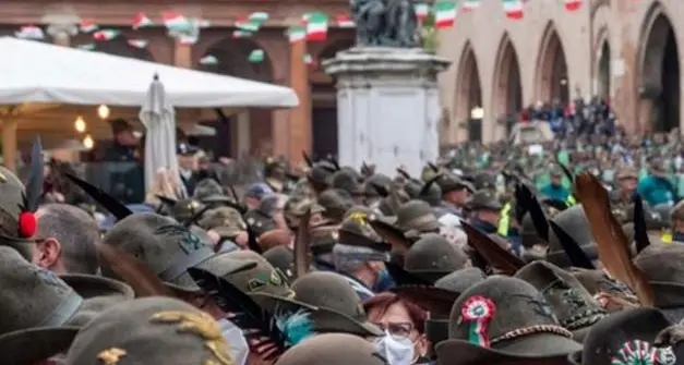 Il presidente degli Alpini trentini:“Naja obbligatoria, i ragazzi vanno formati all’intervento in emergenza”