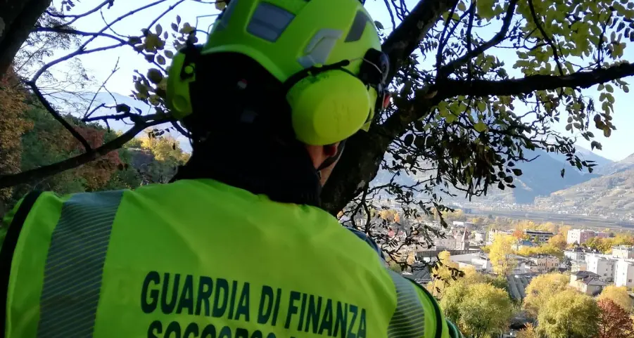 Dispersa sul monte Rite, settantenne ritrovata dal Soccorso Alpino della Guardia di Finanza a Cibiana