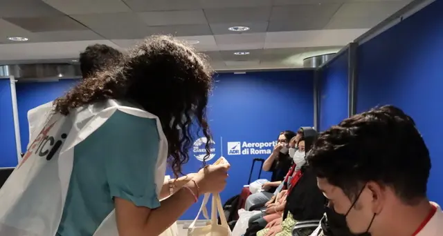 Corridoi umanitari:arrivati a Fiumicino 152 profughi afghani