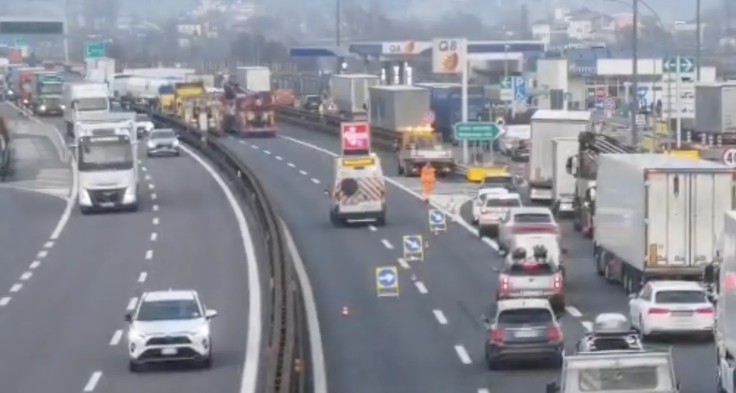 Brancolino, scontro tra mezzi pesanti in A22: tre persone ferite