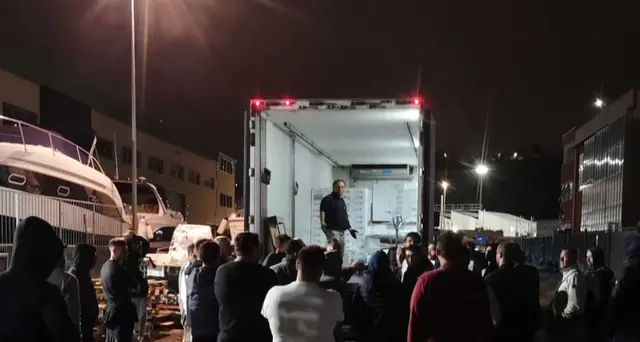 Caro Gasolio: Ancona, pescatori bloccano tir pesce estero