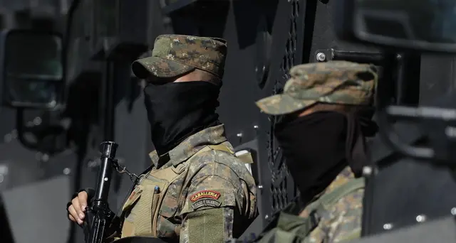 El Salvador: 10mila soldati circondano la città delle gang
