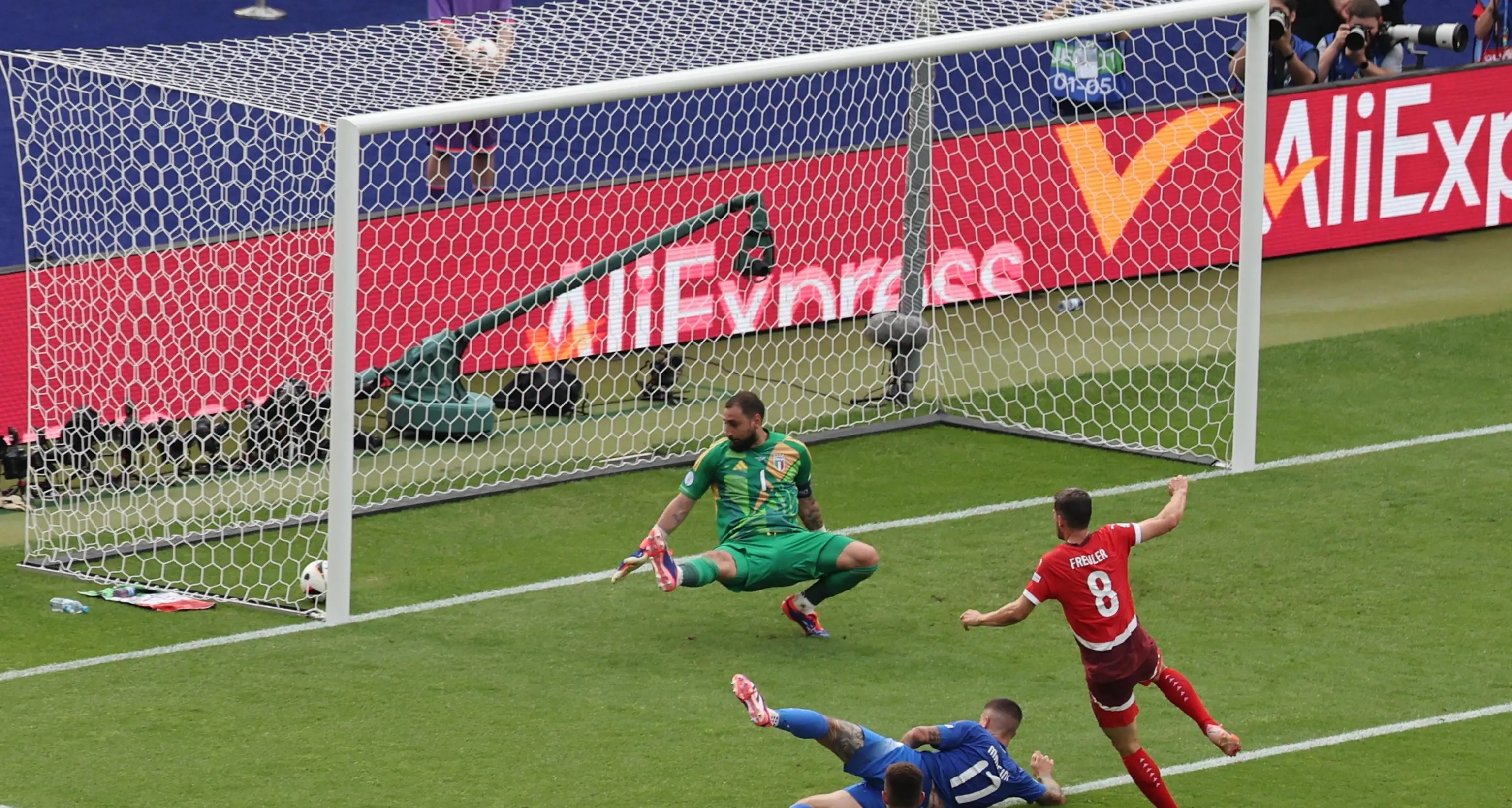 La Svizzera umilia l'Italia: 2-0 e ci manda a casa, addio Europei per gli azzurri