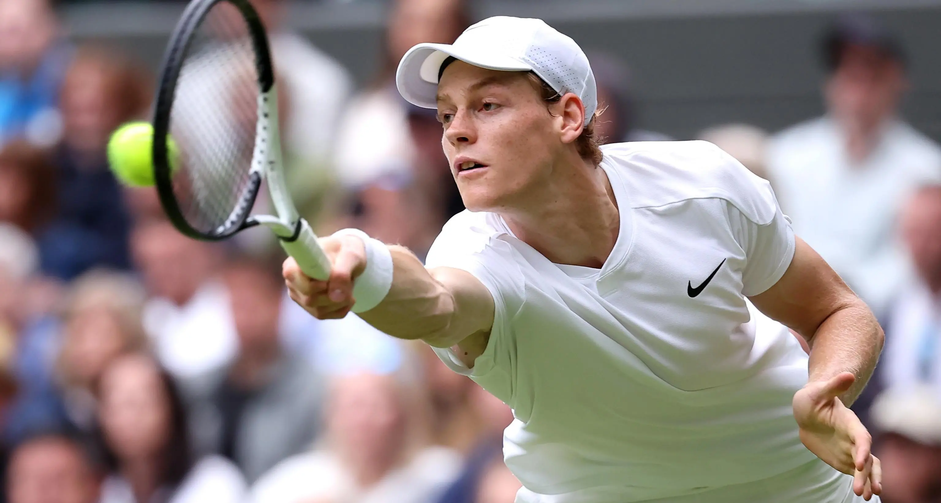 Wimbledon, Sinner inizia bene ed è già l'idolo dei tifosi: Jannik contro Yannick (con qualche piccola preoccupazione)