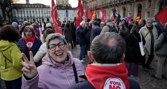 Referendum: Potere al popolo e Prc in piazza a Torino con i collettivi
