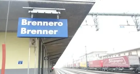 In Austria allarme contagi: «Lockdown per i non vaccinati: non potranno uscire di casa»