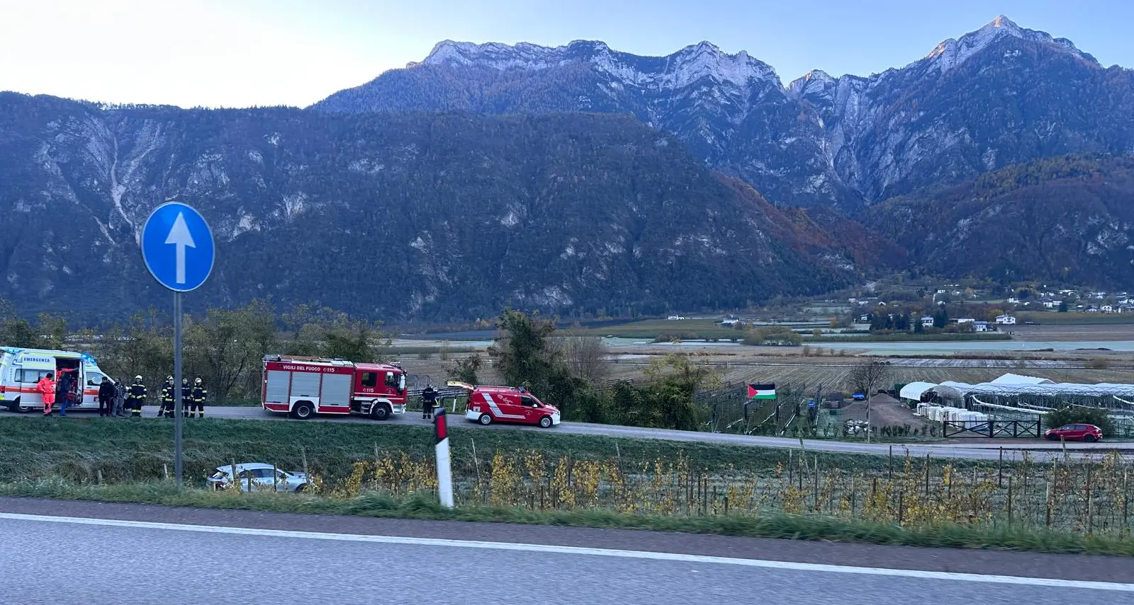 Auto fuori strada a Campiello: una persona portata in ospedale in codice rosso
