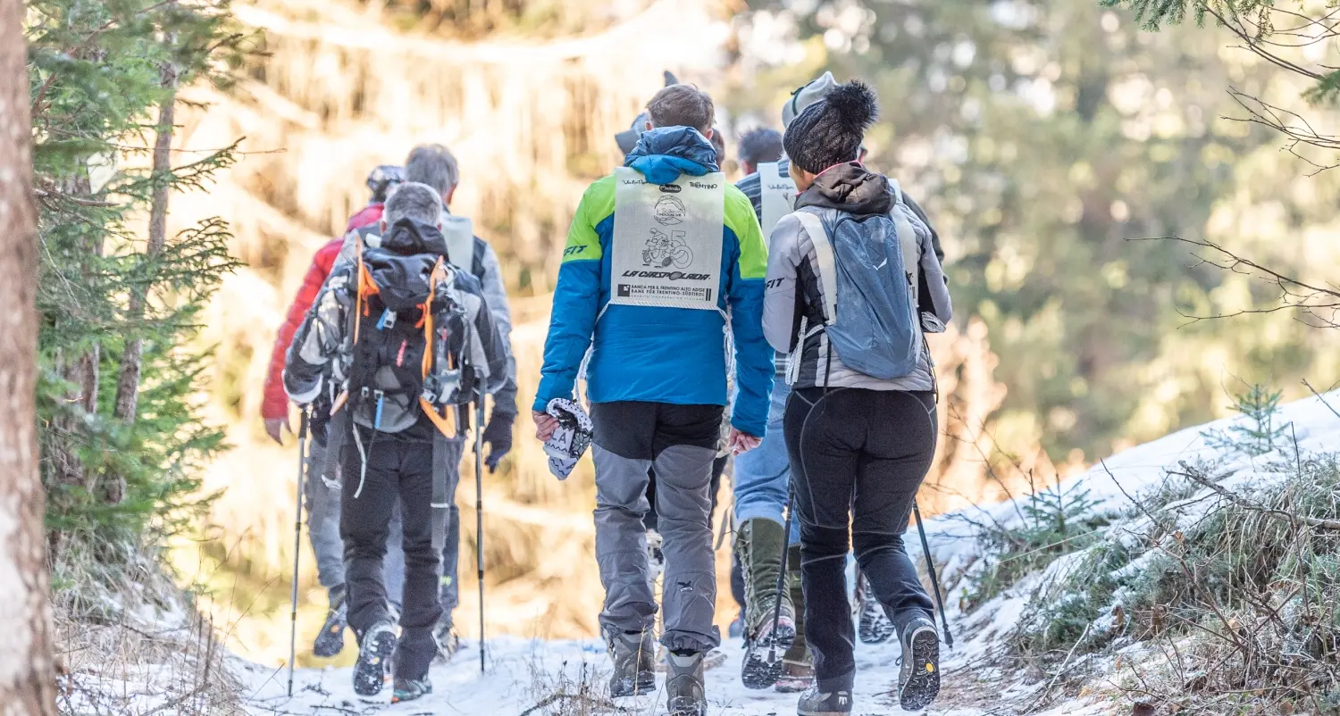 La Ciaspolada si arrende: sempre meno neve, e temperature primaverili, la gara sarà in parte a piedi