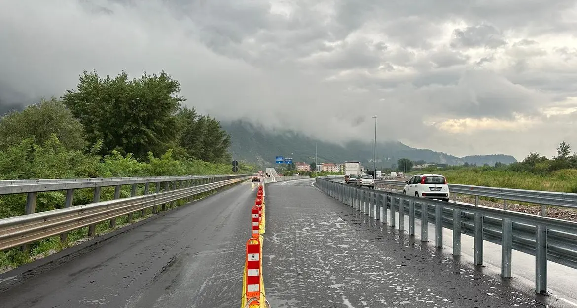Tangenziale a Ravina: da lunedì riapre anche in direzione sud, ma da Ravina il ponte resta chiuso