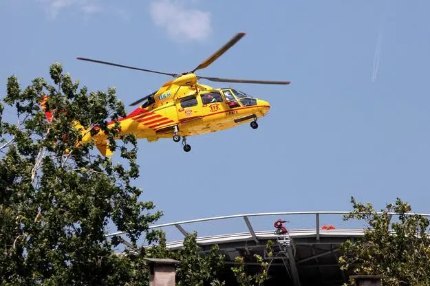 Base jumper perde il controllo della vela a Dro: porta con l’elicottero al Santa Chiara