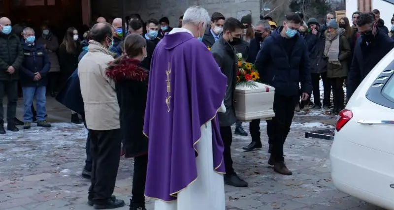 Quanto dolore per il funerale di Tommaso Delpero, morto a 27 anni