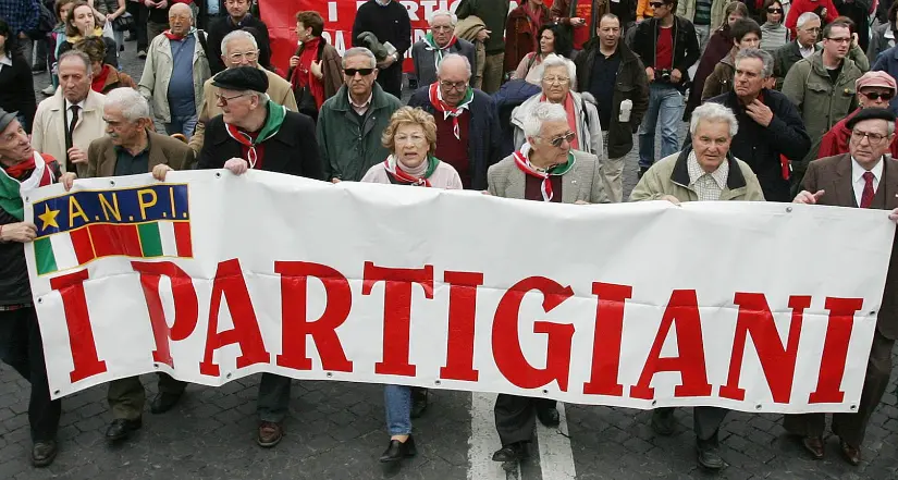 Il 25 aprile \"partigiano\", con il monologo di Scurati. «Gerosa negazionista, persa nel suo turbine di apparizioni»