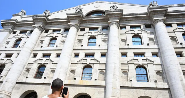 Borsa: Europa sui massimi, Milano +1%