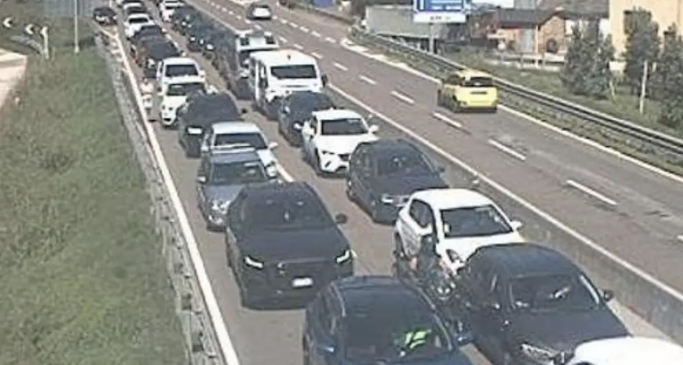 Scontro fra tre auto: mattinata difficile in tangenziale direzione sud, all’altezza di Trento centro