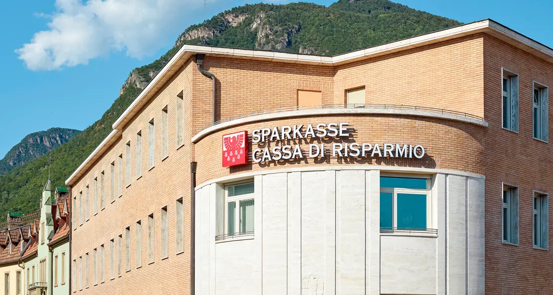 Sparkasse acquisisce CiviBank, ma parte l'offensiva legale dei friulani: «Non può farlo»