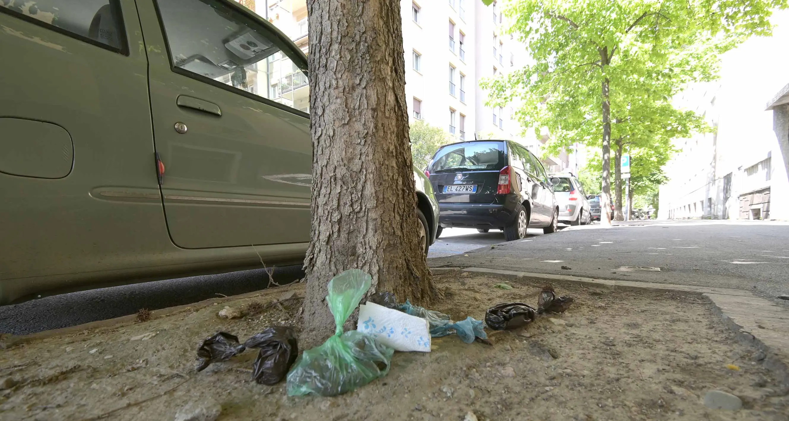 In Cristo Re il Comune toglie i cestini, e la gente si arrabbia