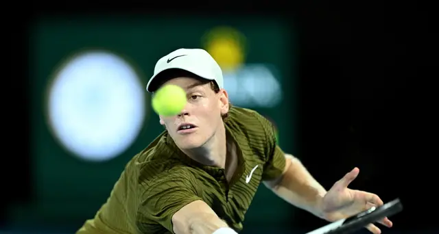 Atp Doha: Sinner battuto, Mensik vola in semifinale