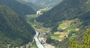 Passo Resia chiude in autunno per un cantiere: allarme per le merci, concordate alternative alla strada federale B180