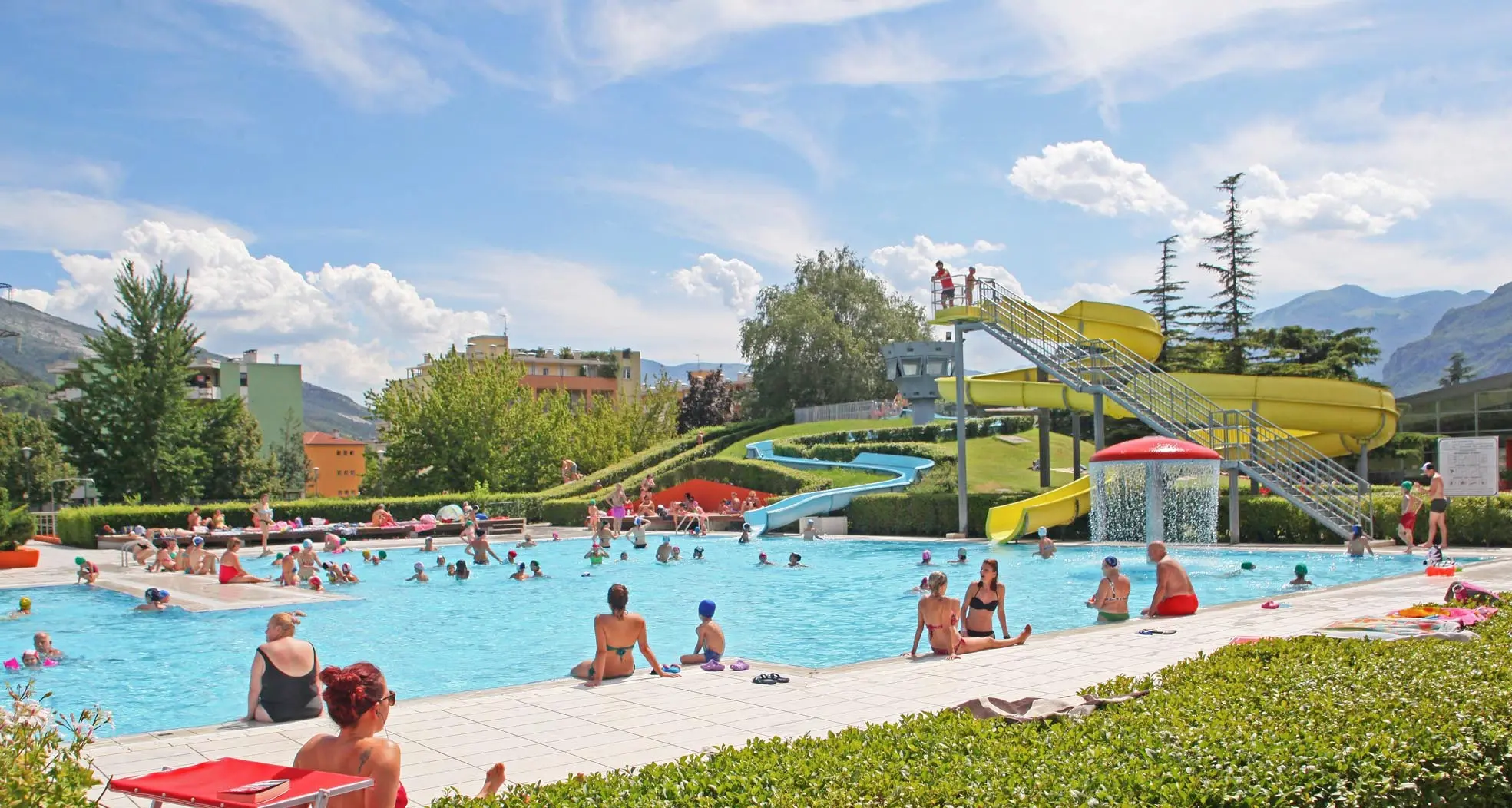 Rovereto: i filtri nuovi non funzionano, la piscina comunale rischia lo stop per tutta l'estate