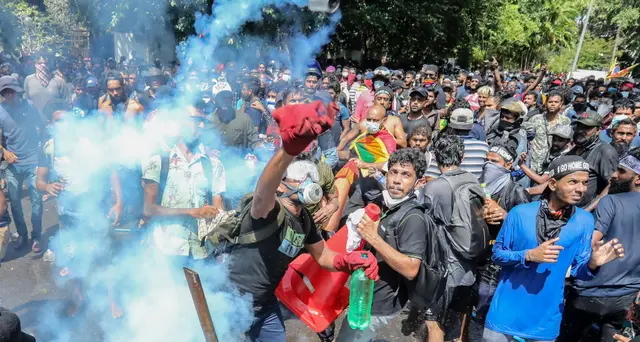 Sri Lanka: manifestanti, ci ritiriamo da edifici occupati