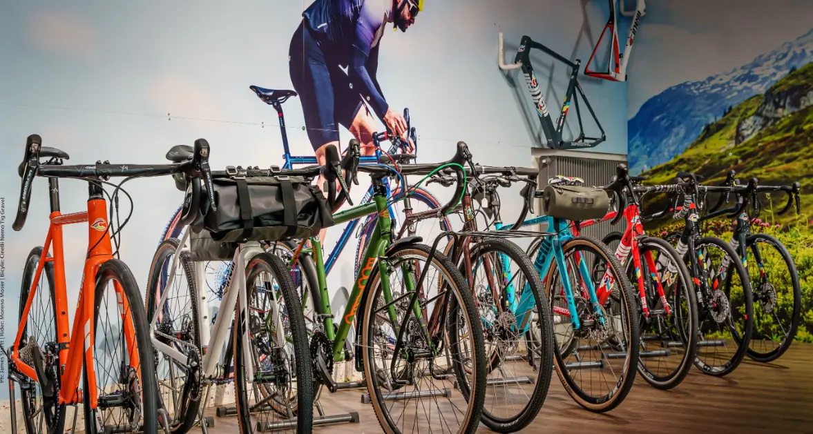 Perché se ordinate un’auto nuova o una bici elettrica dovrete aspettare molti mesi (anche un anno)