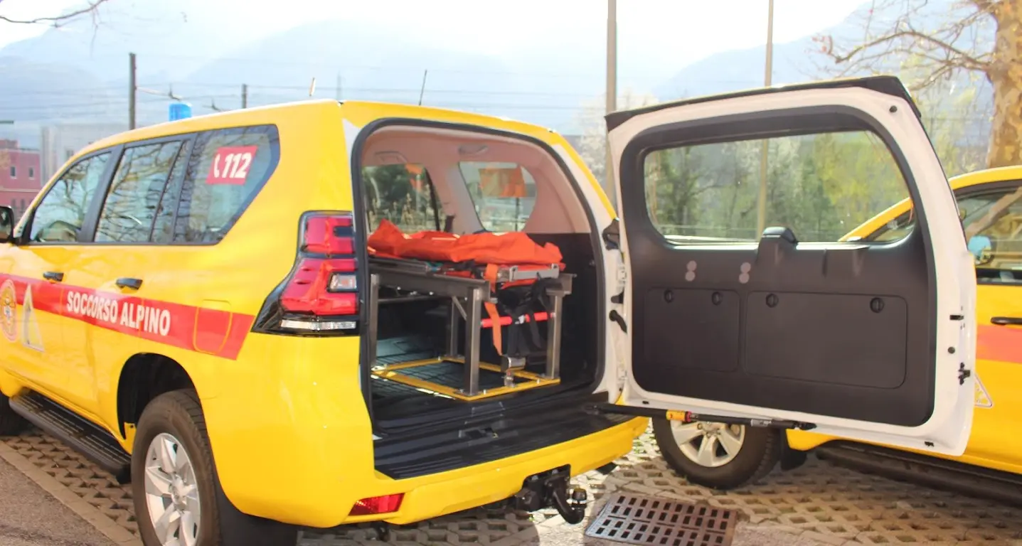 Ecco i nuovi mezzi del Soccorso Alpino: quattro fuoristrada per trasporto dei feriti